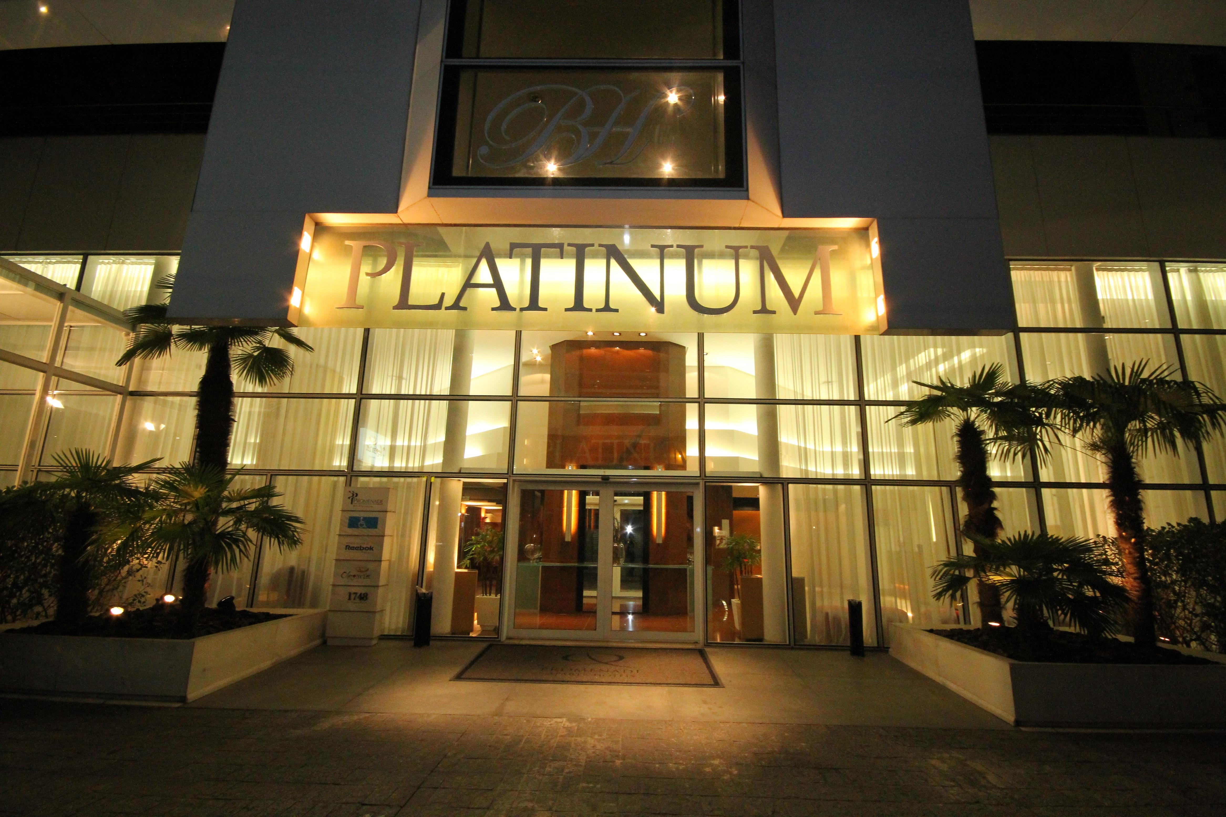 H2 Platinum Lourdes Hotel เบโลโอรีซอนชี ภายนอก รูปภาพ
