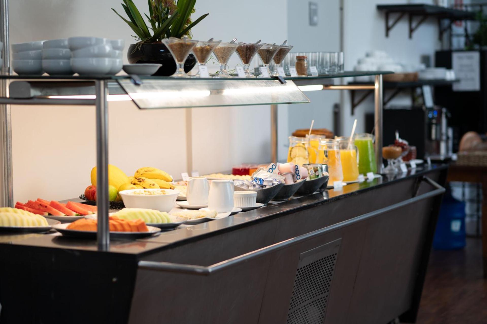 H2 Platinum Lourdes Hotel เบโลโอรีซอนชี ภายนอก รูปภาพ