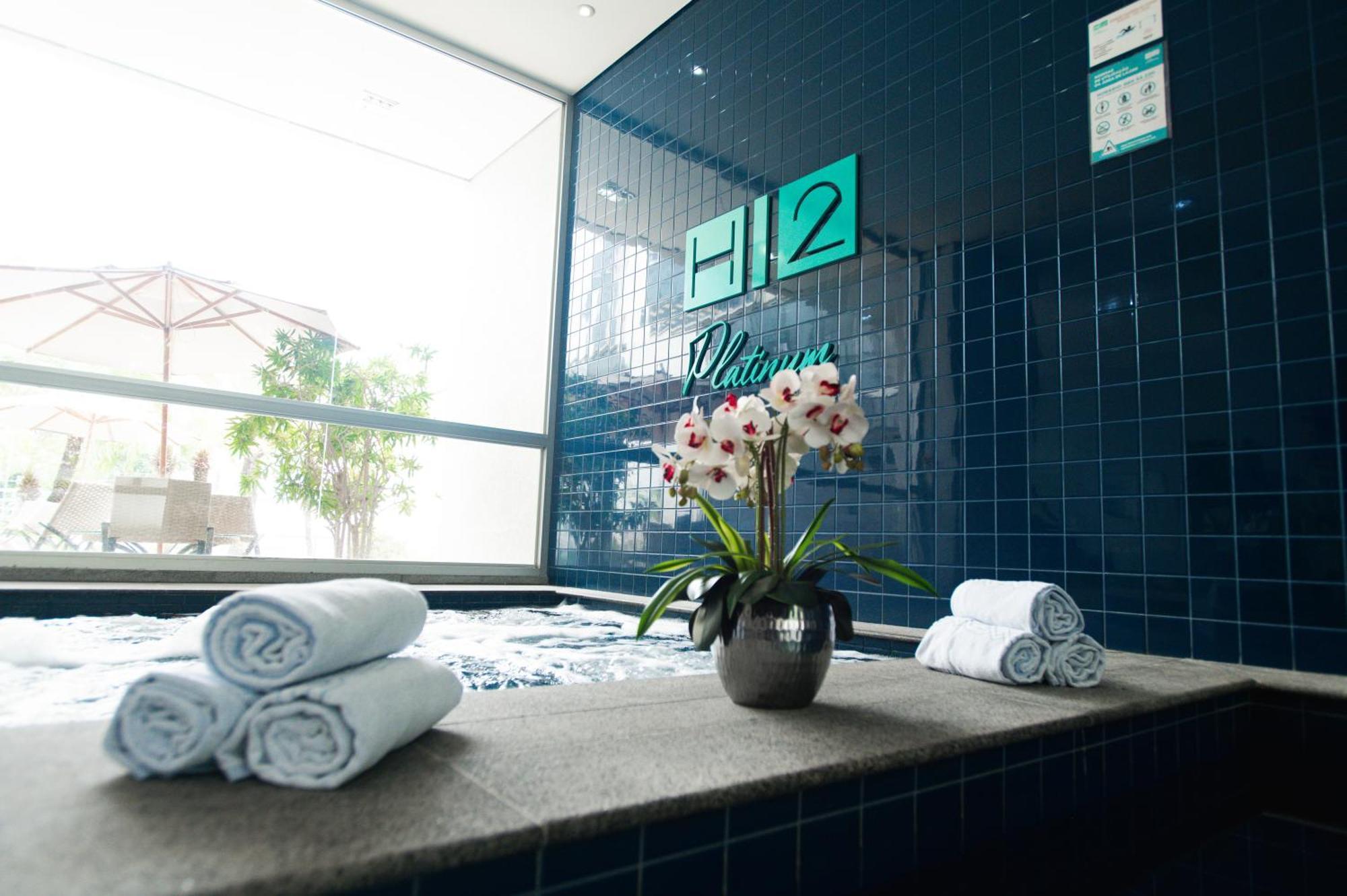 H2 Platinum Lourdes Hotel เบโลโอรีซอนชี ภายนอก รูปภาพ
